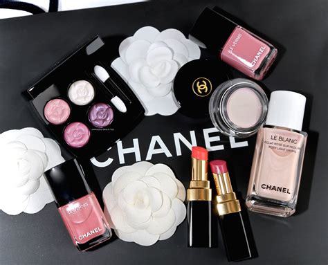 Chanel La Fleur Et L'eau Collection 